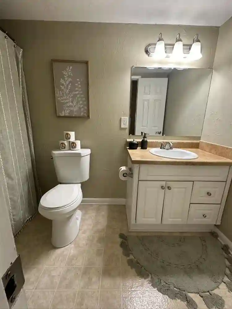 Furnished unit available in Dec.