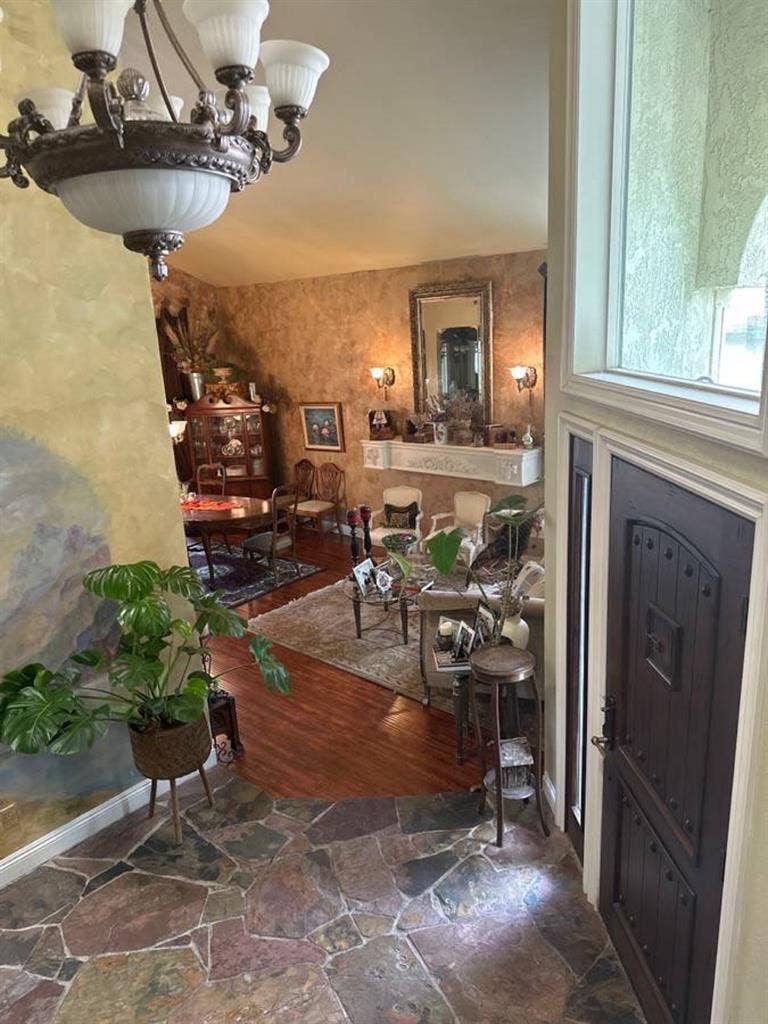 Safe, clean quiet smoke free Room