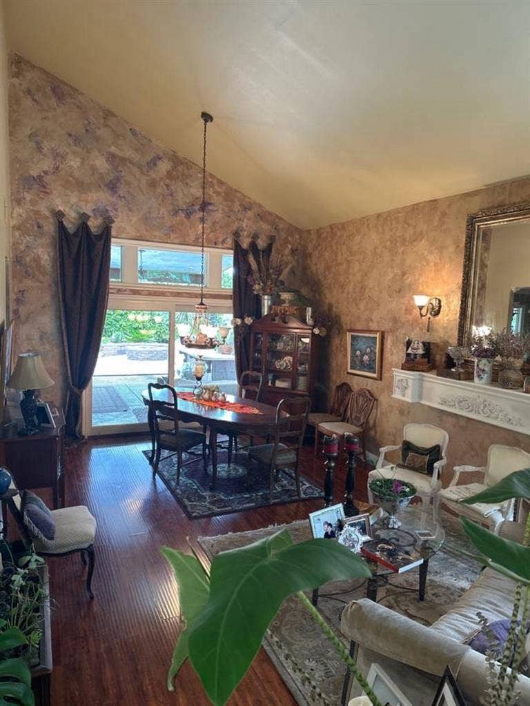 Safe, clean quiet smoke free Room