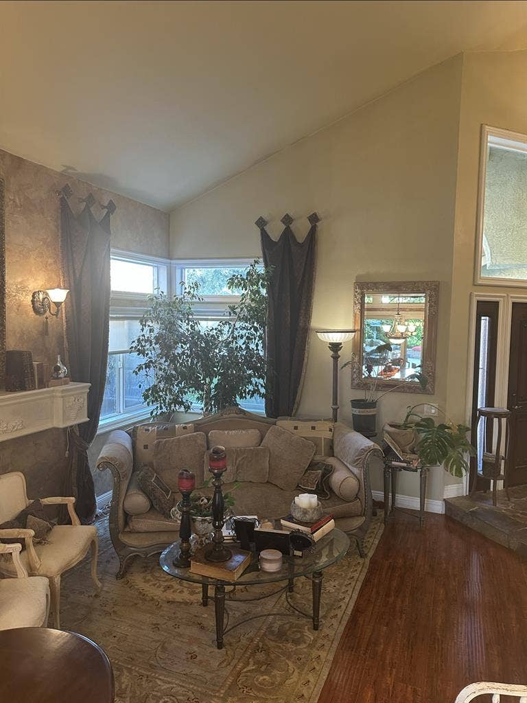 Safe, clean quiet smoke free Room