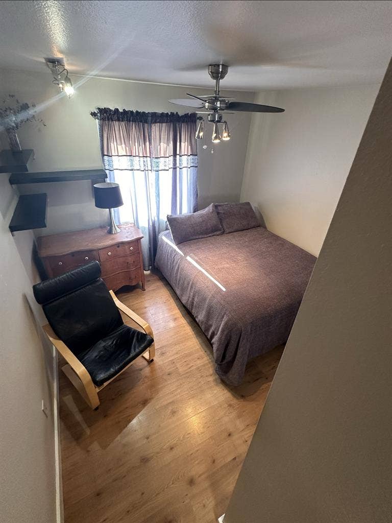 Safe, clean quiet smoke free Room