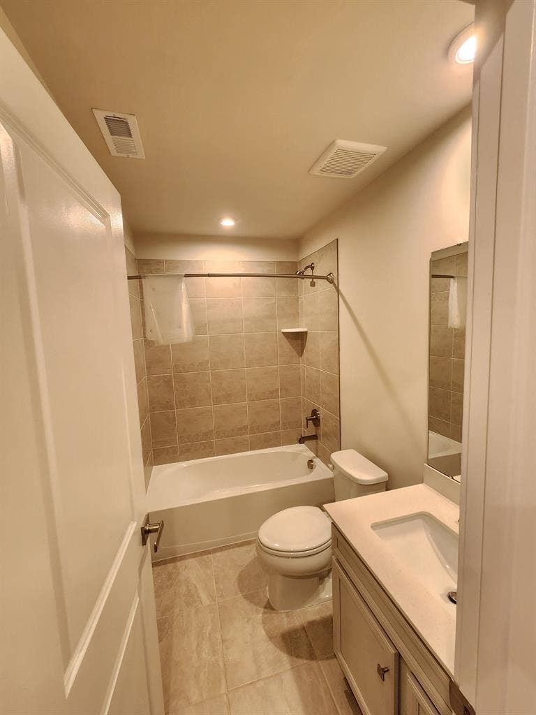 Room for rent in Montgomery village