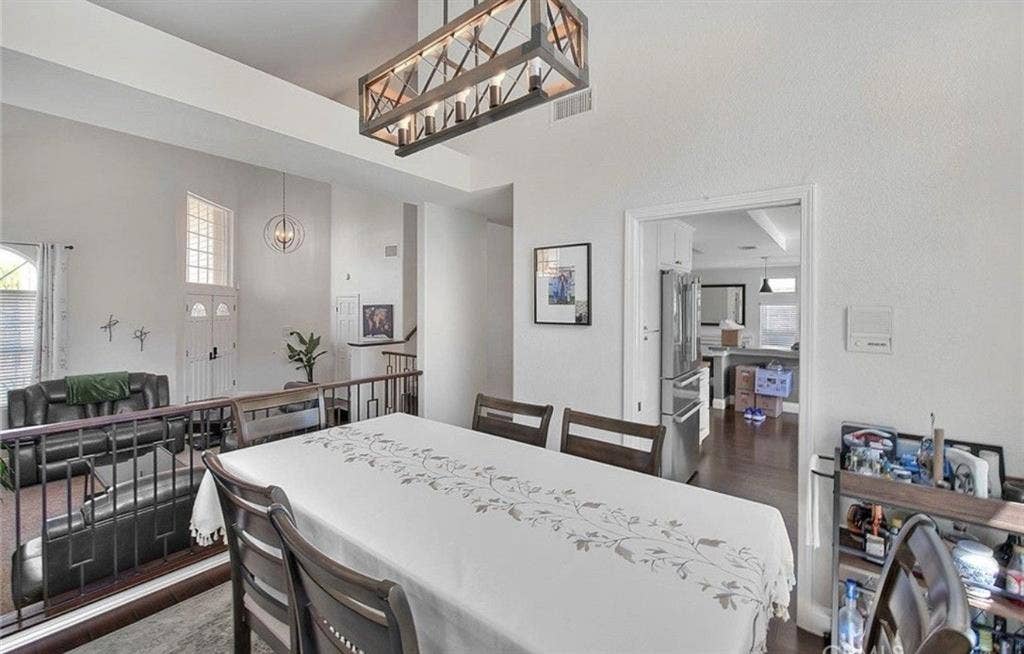 Room available in nice view house.