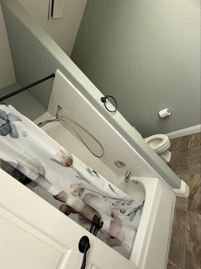 Room available in nice view house.