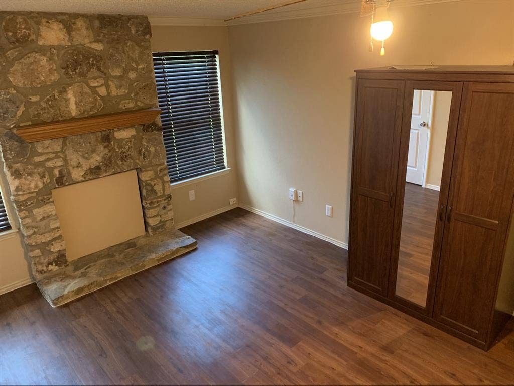 Bedroom with all bills included