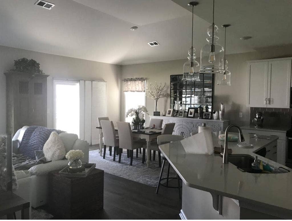 Room with private bath in Surfside