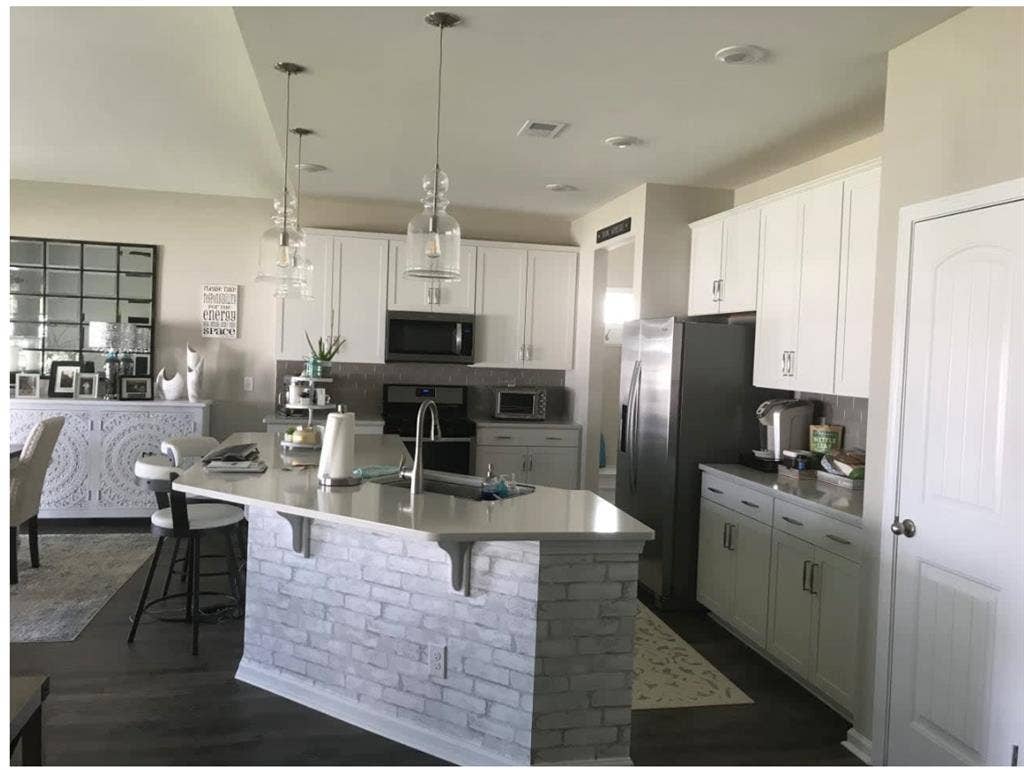 Room with private bath in Surfside