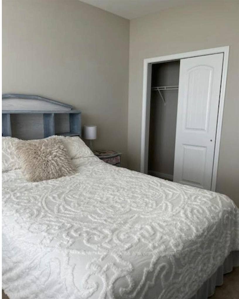 Room with private bath in Surfside