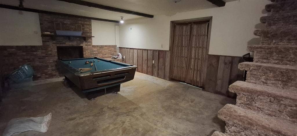 bath, room available