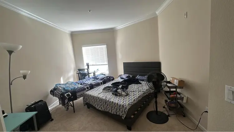 Looking for a roommate!!