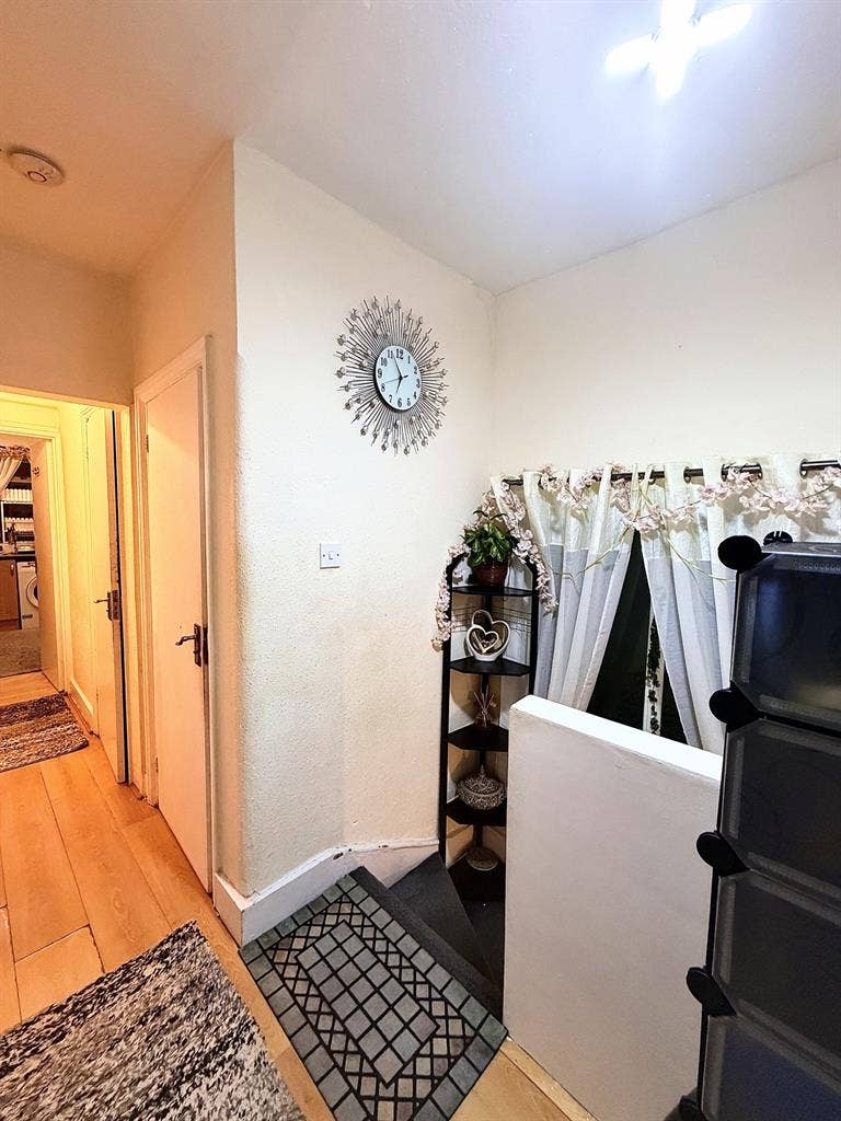 Sharing Double Room for Females