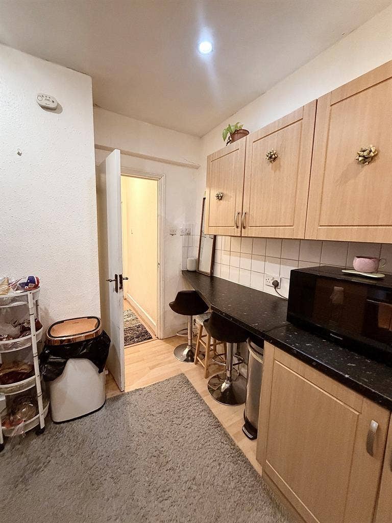 Sharing Double Room for Females