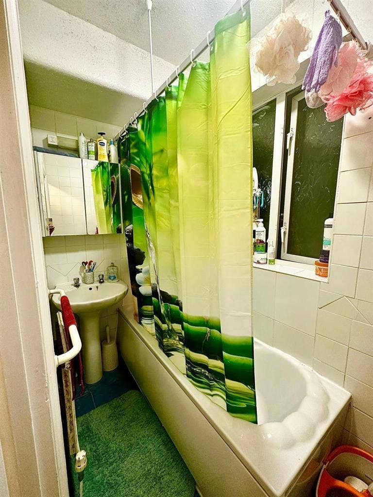 Double Room for Females