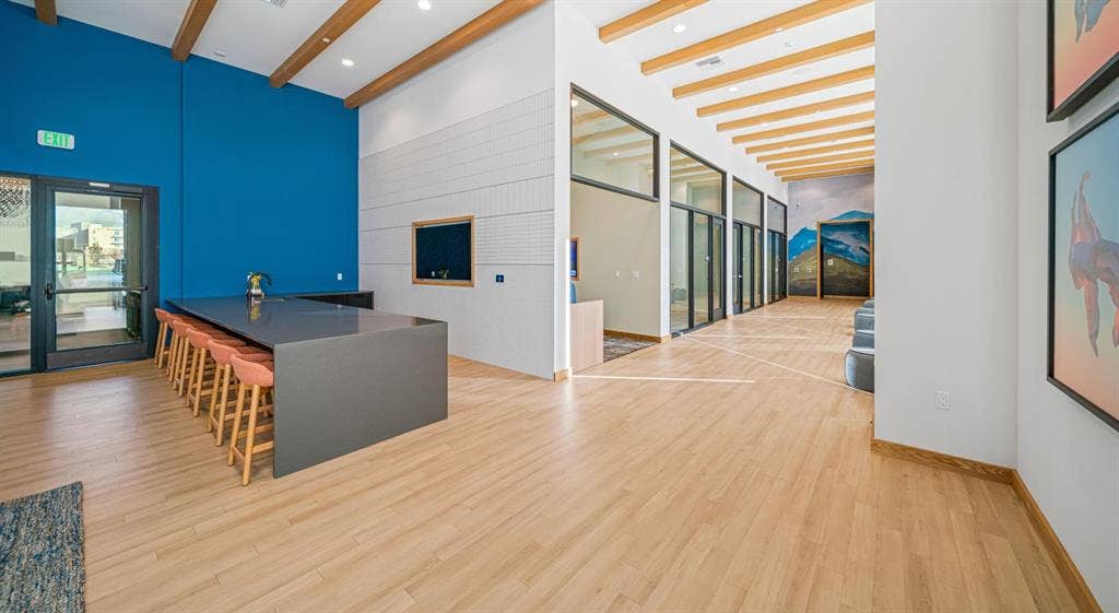 Private Bedroom/Bathroom in  Apt