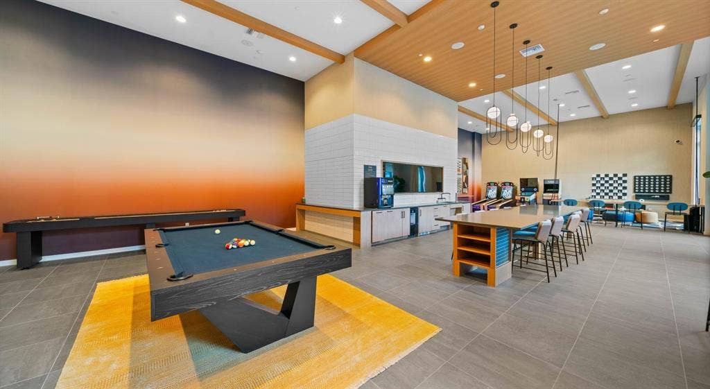 Private Bedroom/Bathroom in  Apt