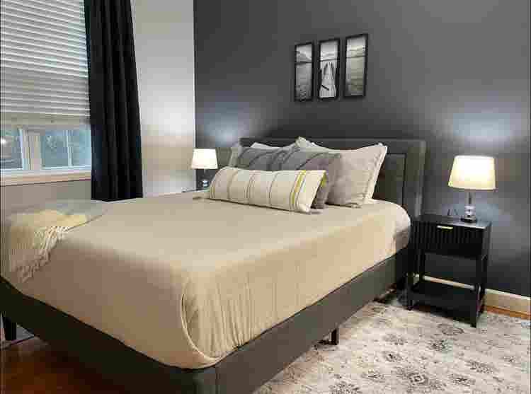 Beautiful Bath Downtown Hendo