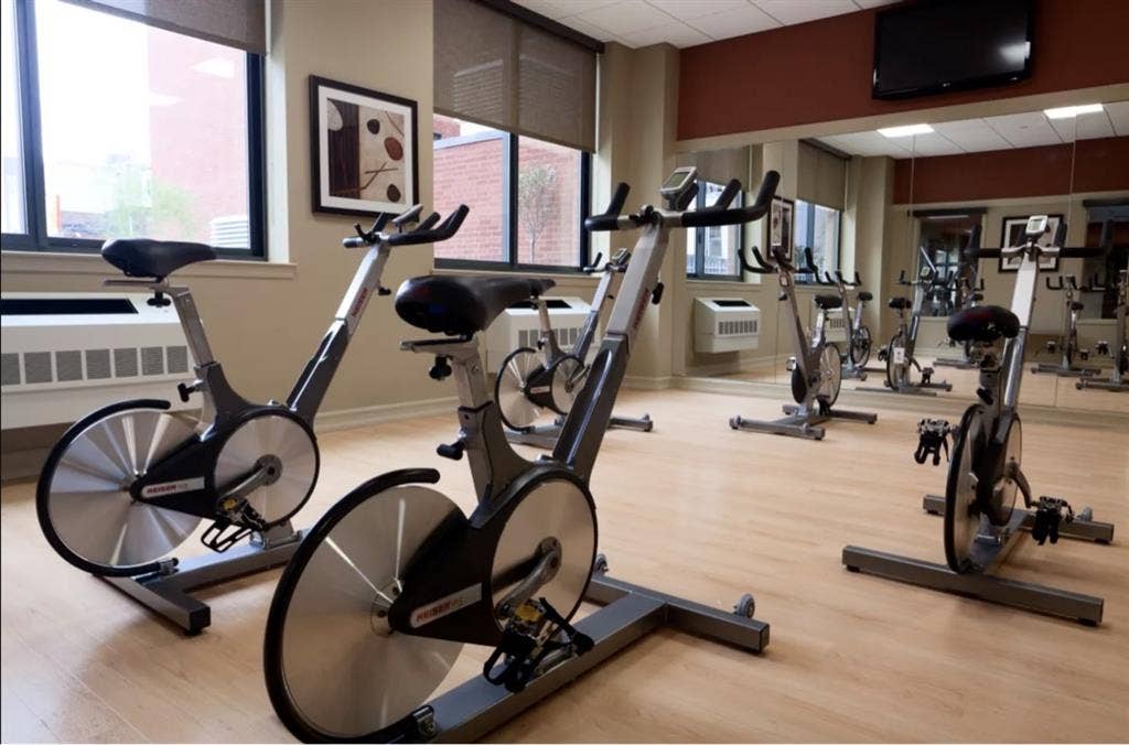 Private Room + 
Gym Avail