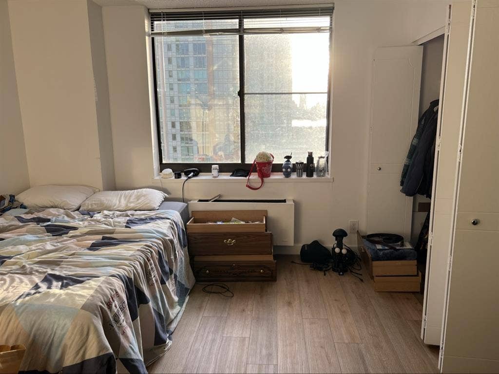 $ Master Bedroom in Newport JC