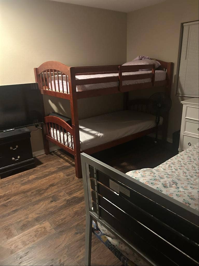 Private room. Clean and spacious.