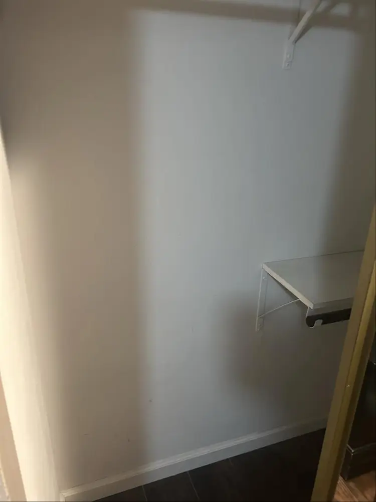 Private room. Clean and spacious.