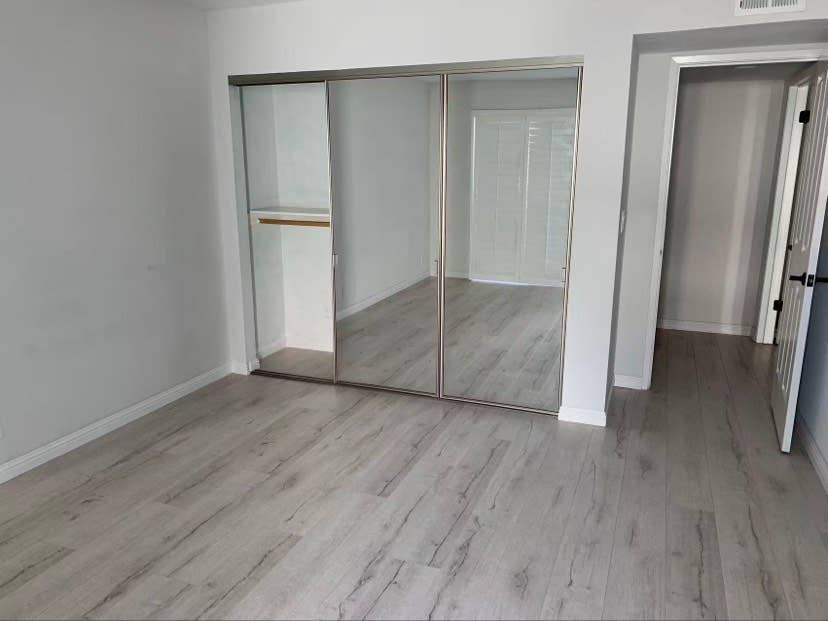 (Female tenant only) Room for rent