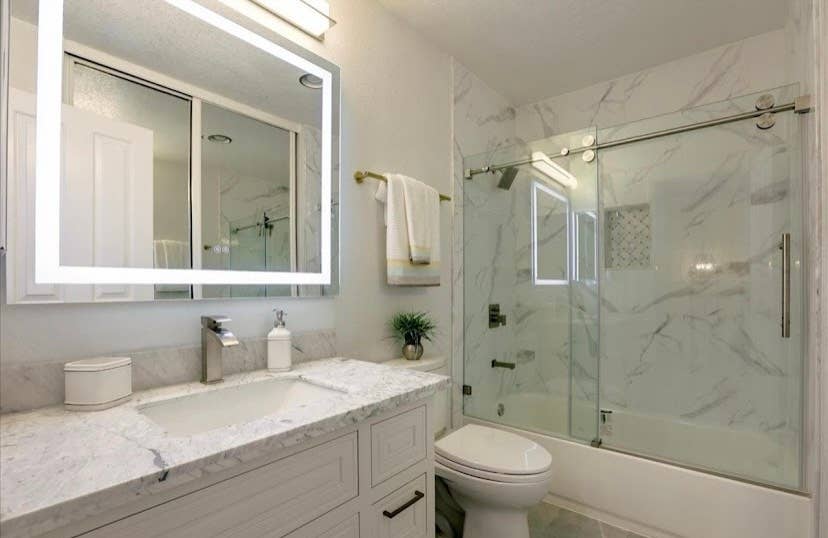 (Female tenant only) Room for rent