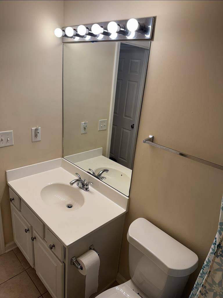 Room with parking & swimming pool