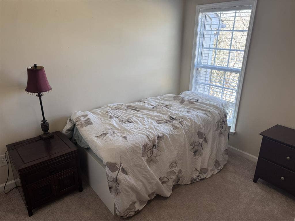 Room with parking & swimming pool