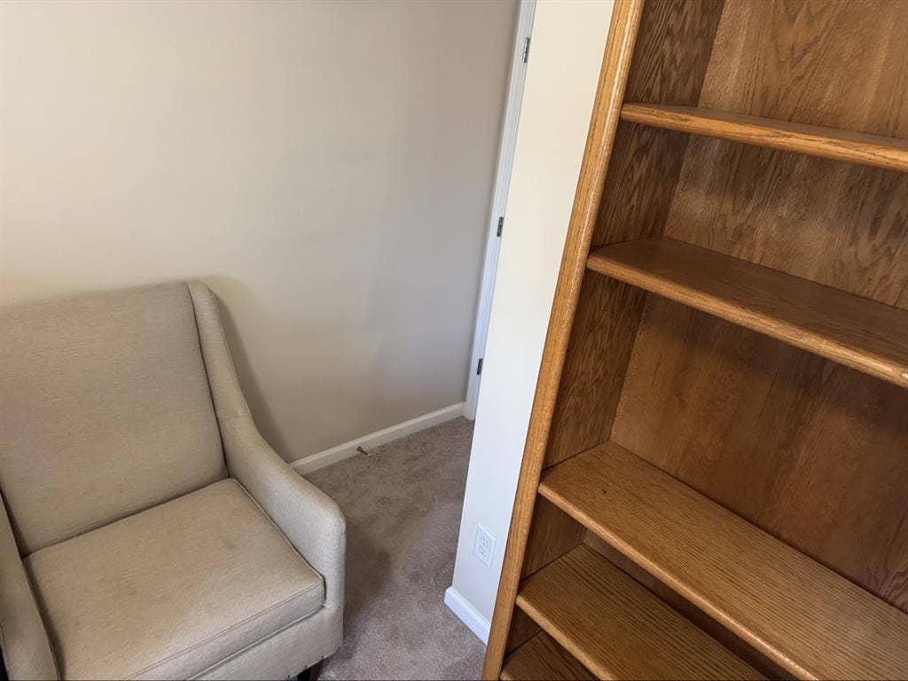 Room with parking & swimming pool