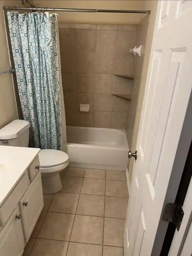 Room with parking & swimming pool