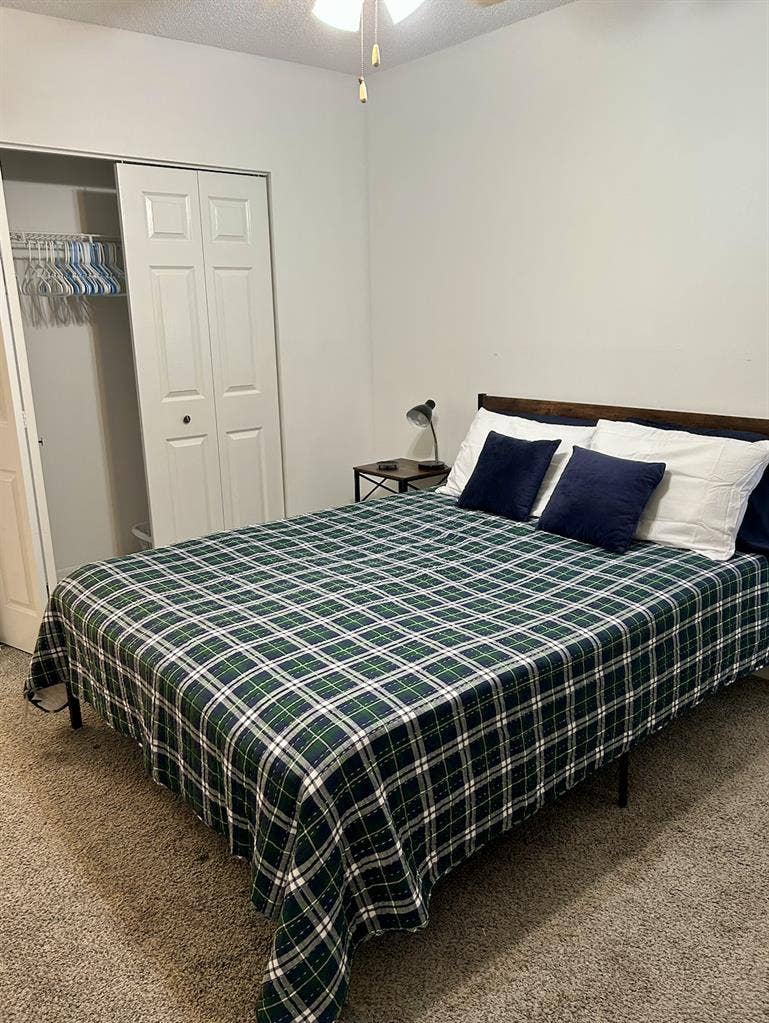 Room with private bath Boynton B.