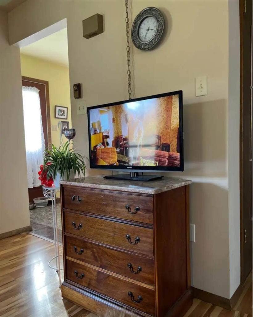 Seeking Roomate open Jan.