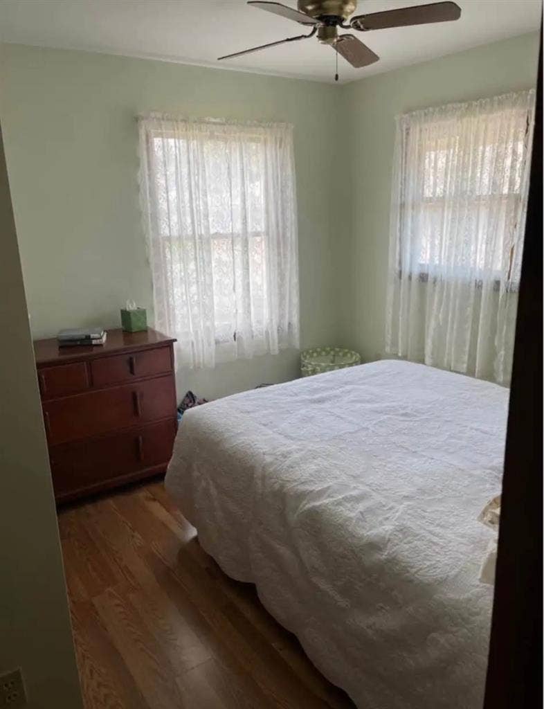 Seeking Roomate open Jan.