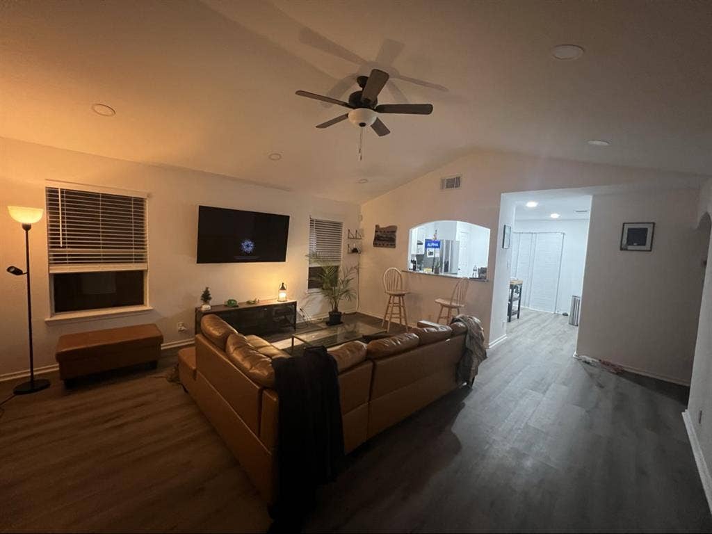 Private room &amp; bathroom for rent!