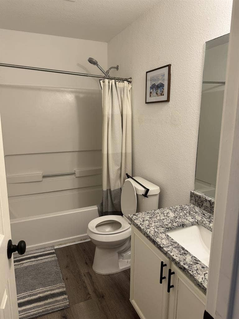 Private room & bathroom for rent!
