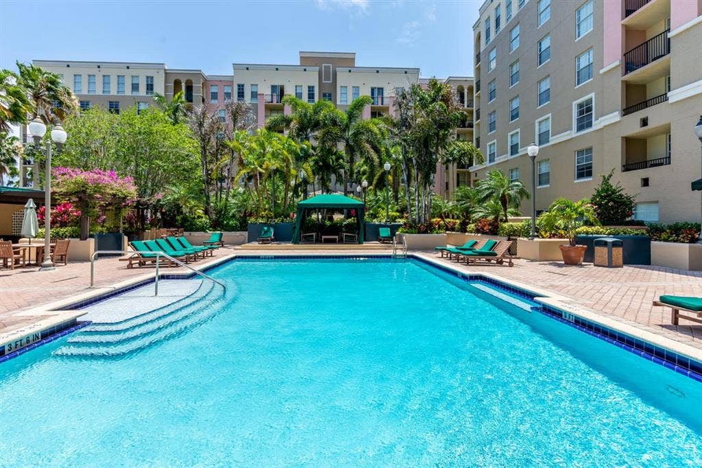 Looking for roomate in a  condo