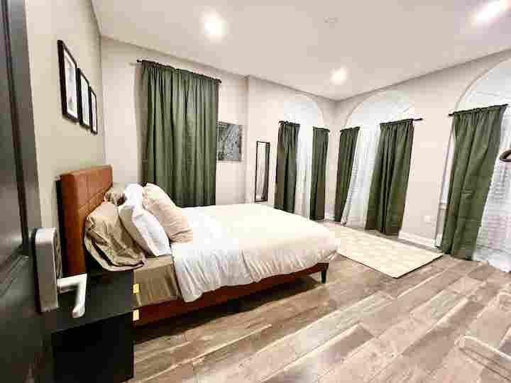 Spacious Room with Natural Light