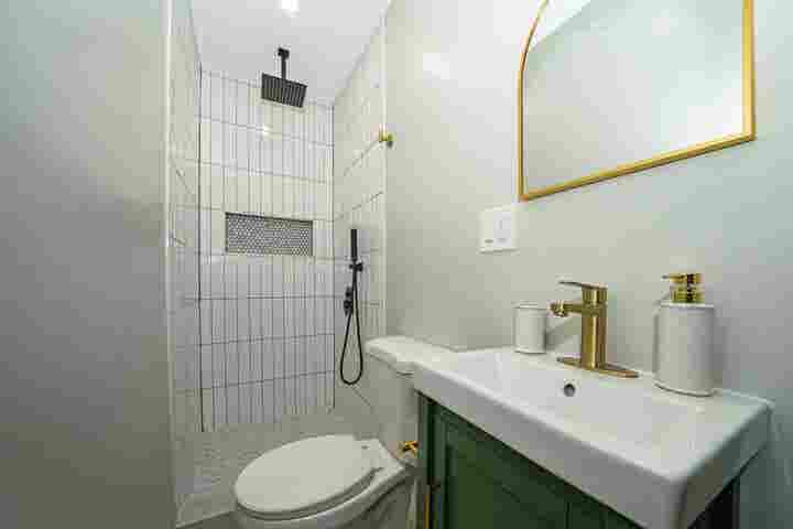 Spacious Room with Natural Light