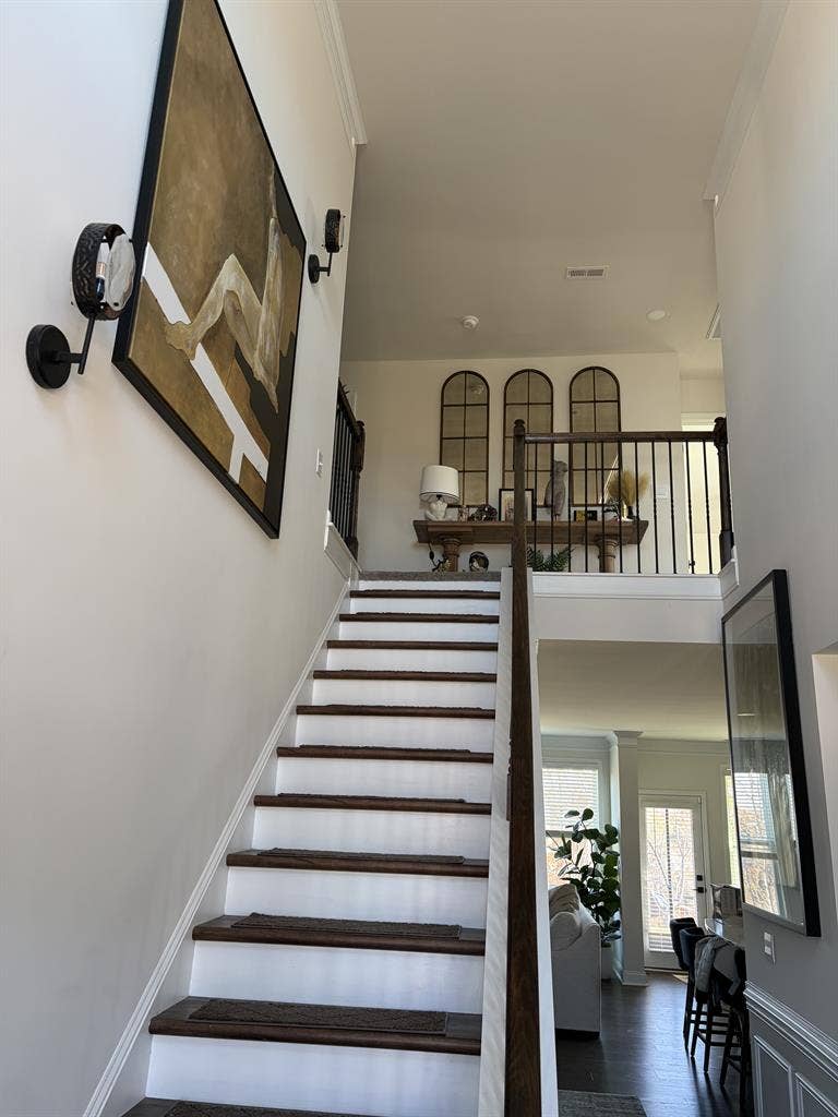 Room Open -   min from Uptown!