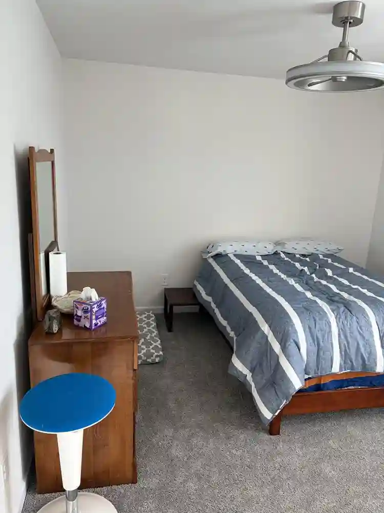 Room Open - min from Uptown!