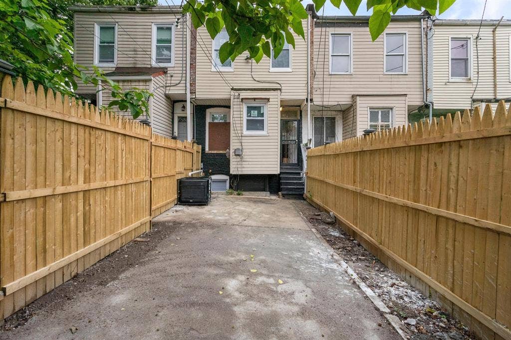 6 BR in Baltimore