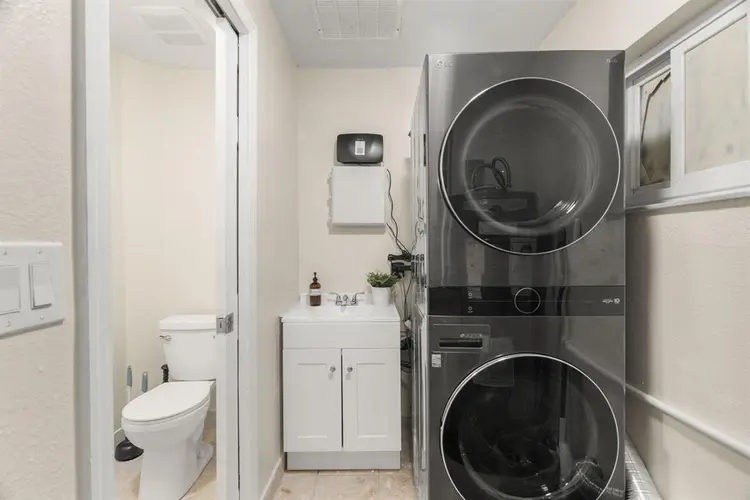 8 BR in Tarpon Springs