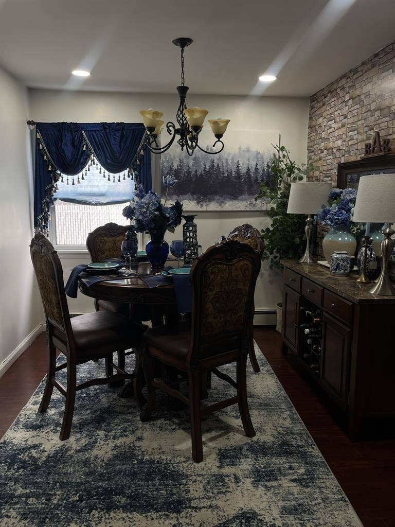 Female Roommate Wanted