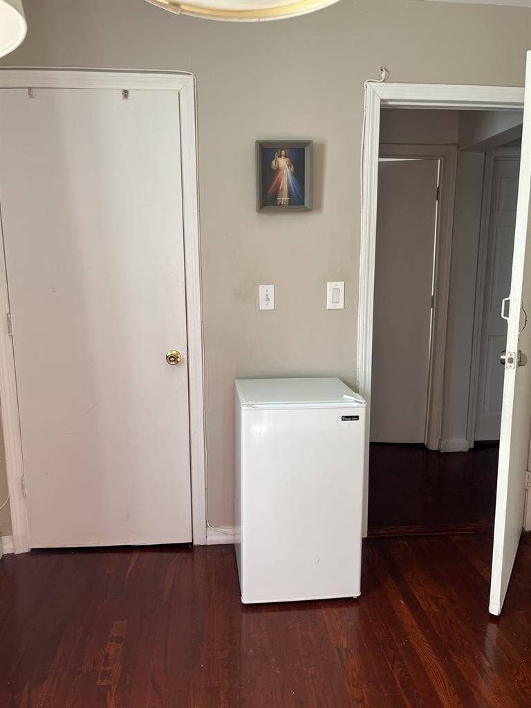 Female Roommate Wanted