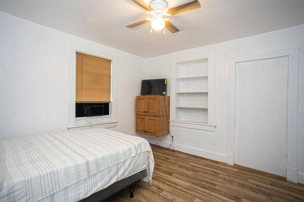 8 BR in Petersburg