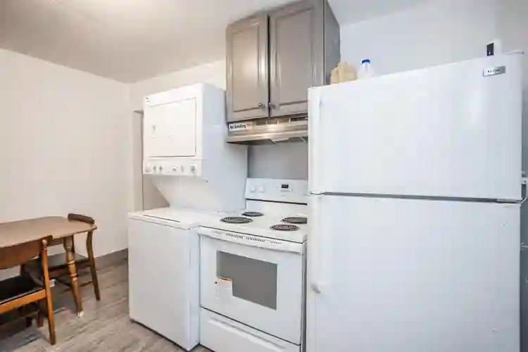 8 BR in Petersburg
