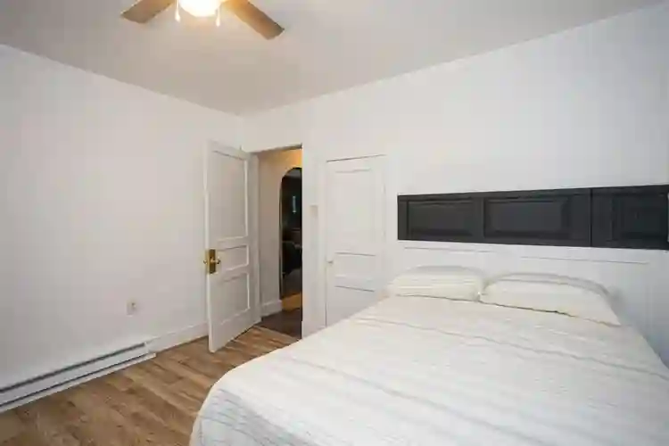 8 BR in Petersburg
