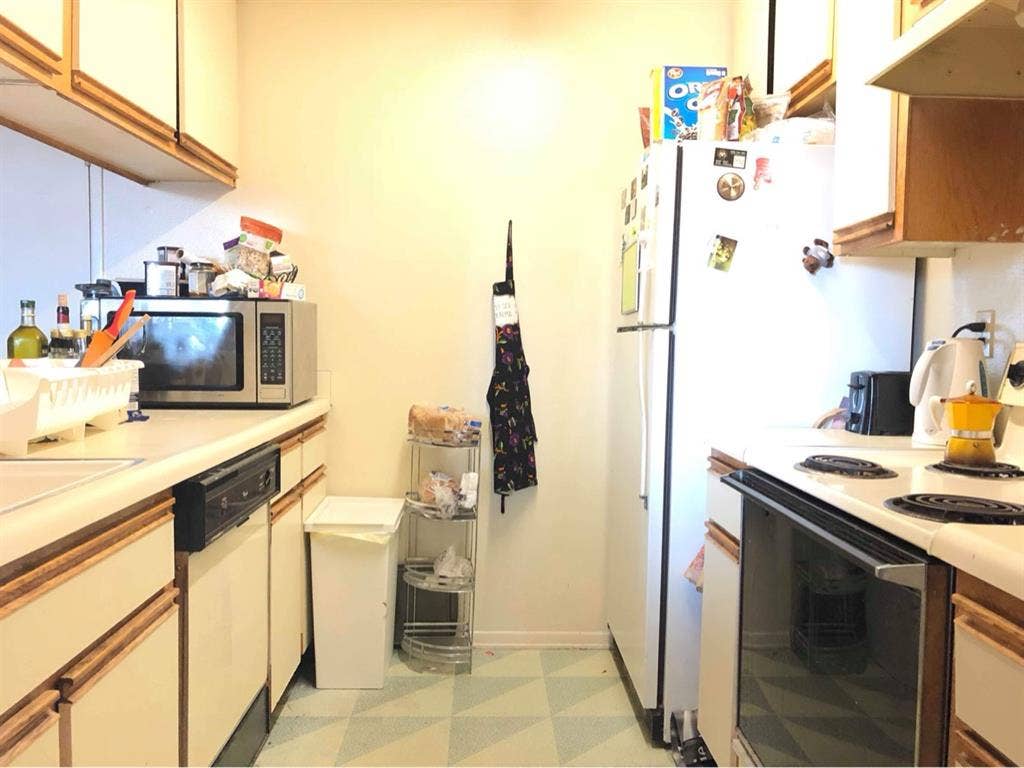 Shared room in los feliz/ Hollywood