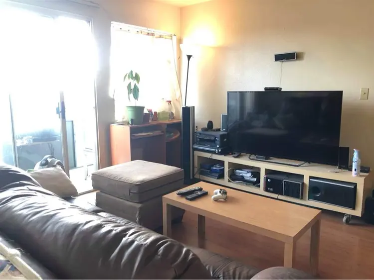 Shared room in los feliz/ Hollywood