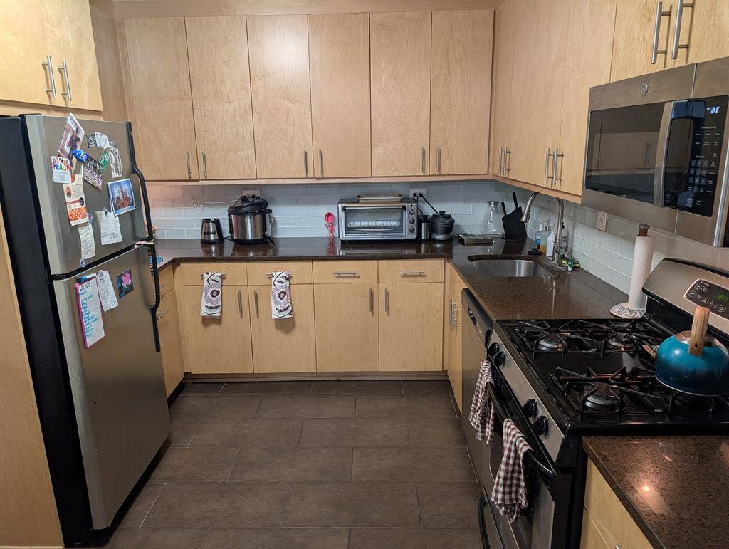 Master bed + bath - utilities incl.